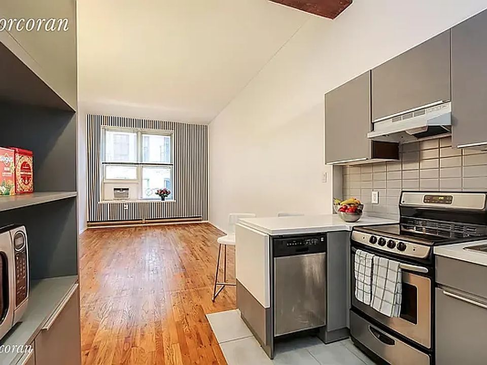 1st image of 23 Waverly Pl APT 3S