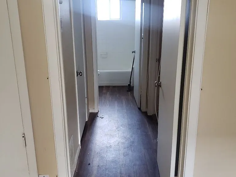 Robinson Manor Apartments — Photo 18