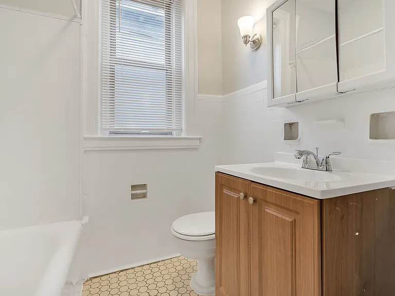 1447 Chapel Street — Photo 14