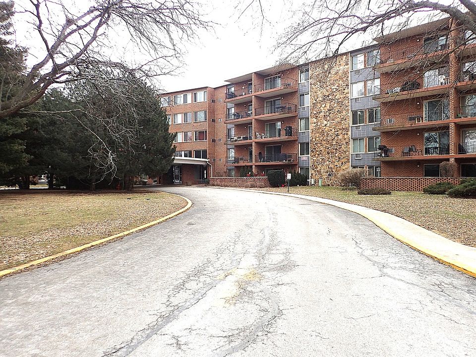 1st image of 18 E Old Willow Rd APT 535N