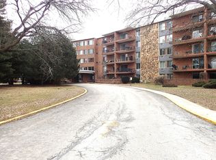 18 E Old Willow Rd APT 535N, Prospect Heights, IL 60070