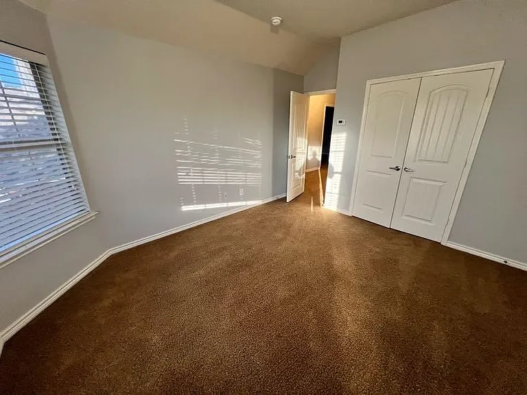 3904 Brush Creek Trl — Photo 38