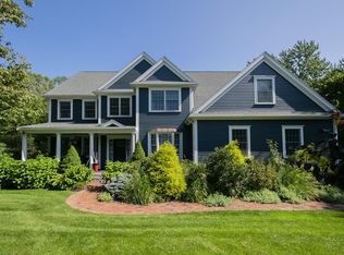 11 Locke Ln, Lexington, MA 02420