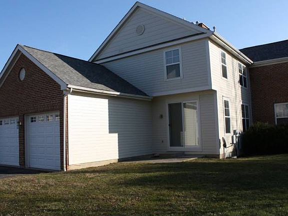 6146 Garage and Patio