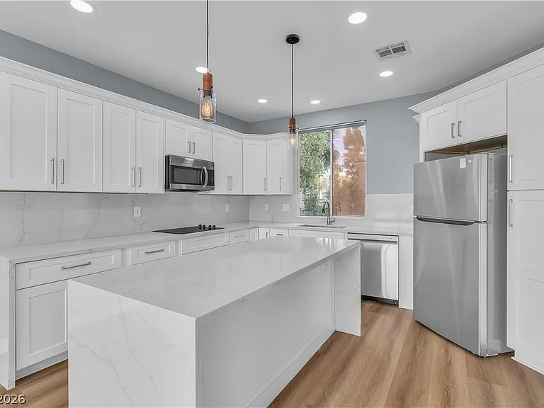 1712 Estrella St — Photo 14