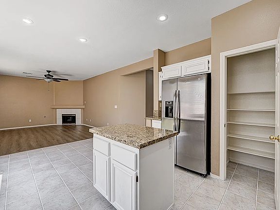 3rd image of 2257 Nashville Ave