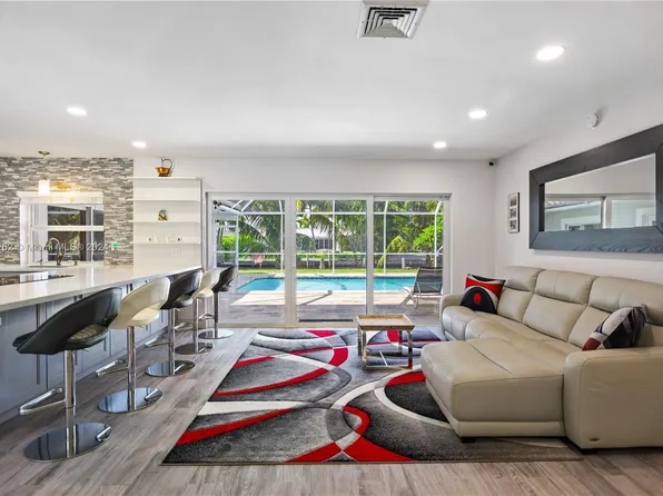 581 SE 12th St, Pompano Beach, FL 33060
