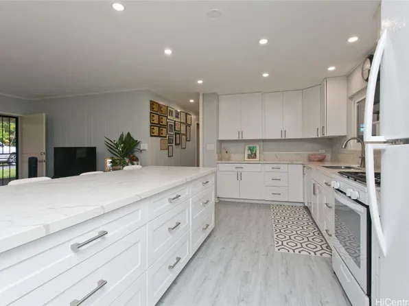 3577 Pinao St Unit 37, Honolulu, HI 96822