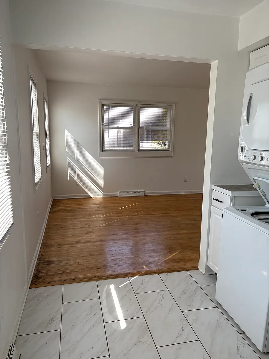 Building Photo - 79 Golden Hill St #79A