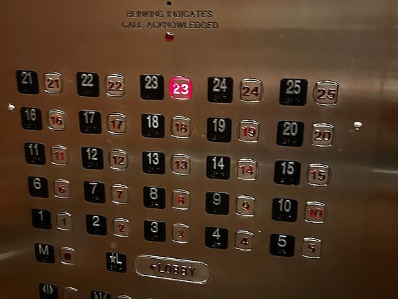 5th image of 899 S Plymouth Ct APT 2303