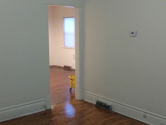 3rd image of 809 Lincoln Ave