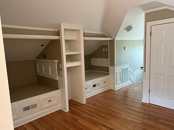 5th image of 1215 College St