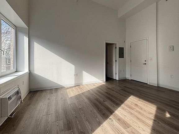 4th image of 5850 N 13th St APT 404