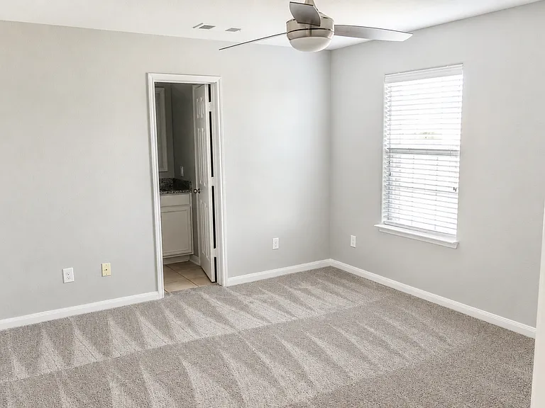 110 Outfitters Ct — Photo 8