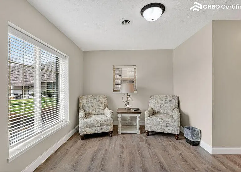1332 W Andrew Johnson Hwy #10 — Photo 10