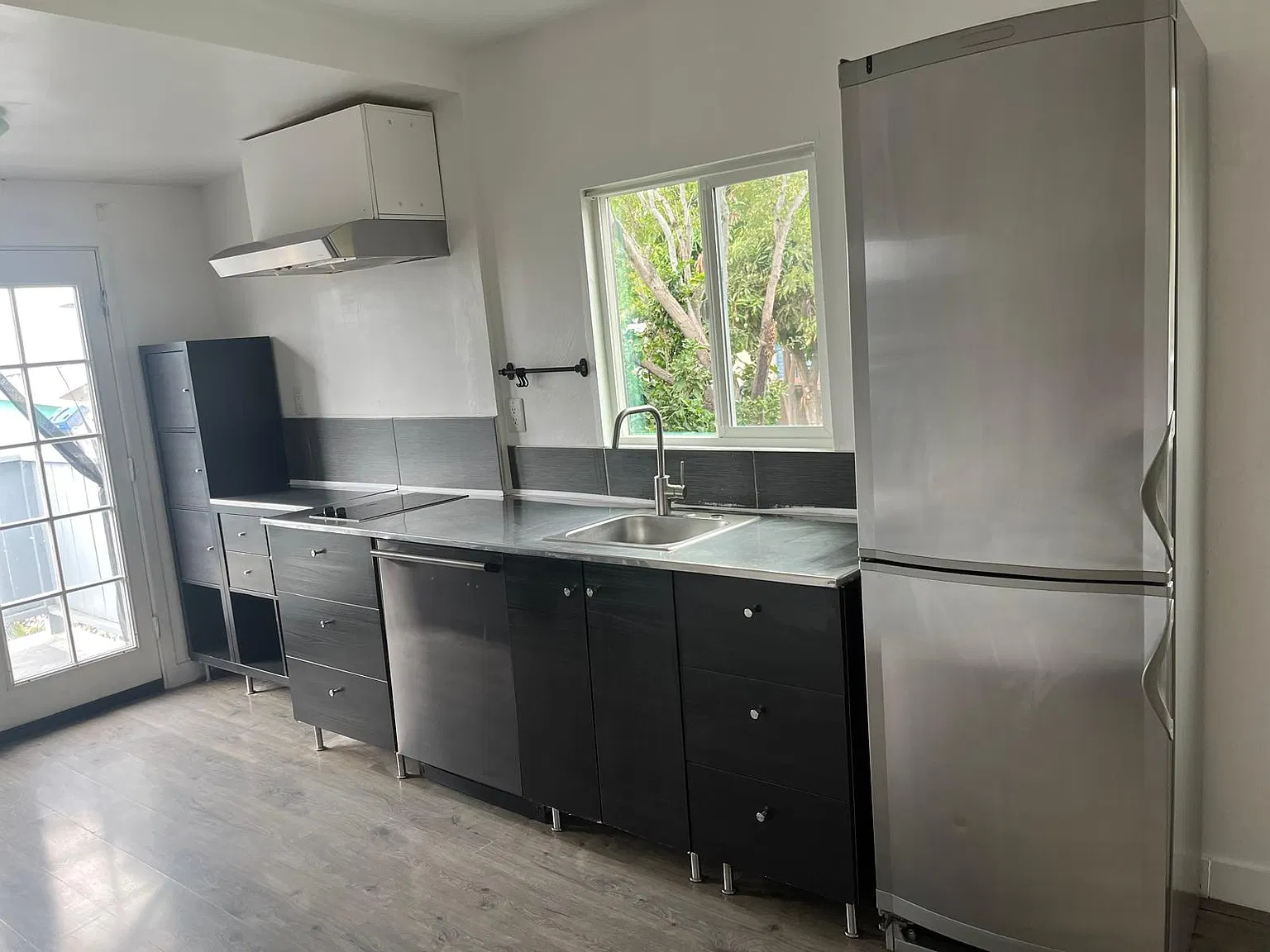 2 bed, 600 sqft, $2,600 — Photo 1