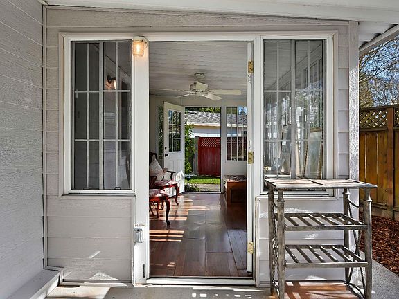 4th image of 12 Del Rio Court