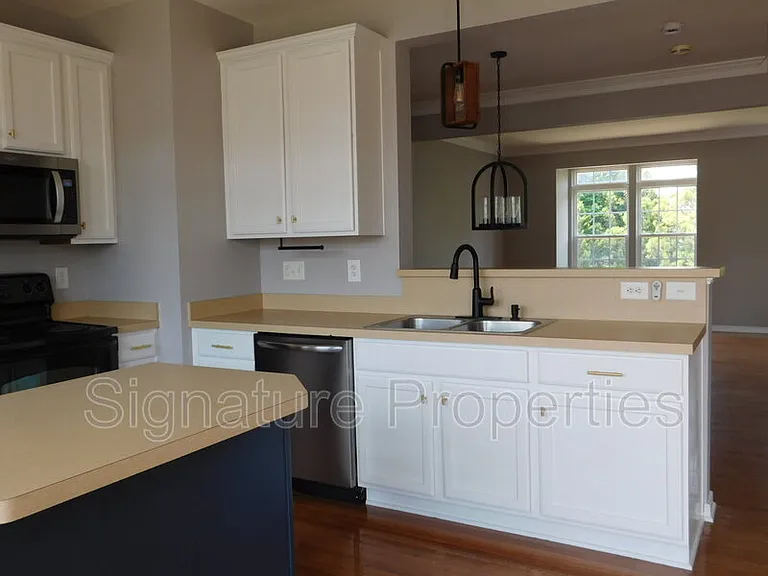 8197 Belton Cir — Photo 23