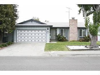 35002 Begonia St photo 1