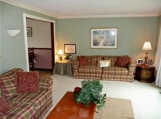 223 Mica Ct, Bethel Park, PA 15102