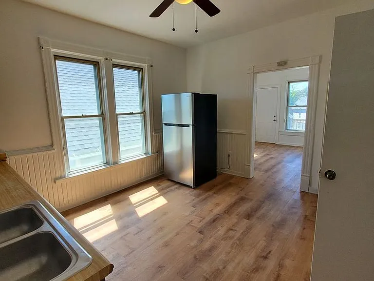 1568 W Windlake Ave. - 4 Unit — Photo 11