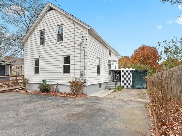 61 Mendon Rd, Attleboro, MA 02703