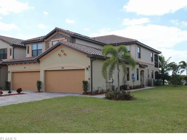 9512 Napoli Ln APT 102, Naples, FL 34113