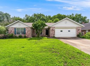 1843 Amelia Ln, Springdale, AR 72762
