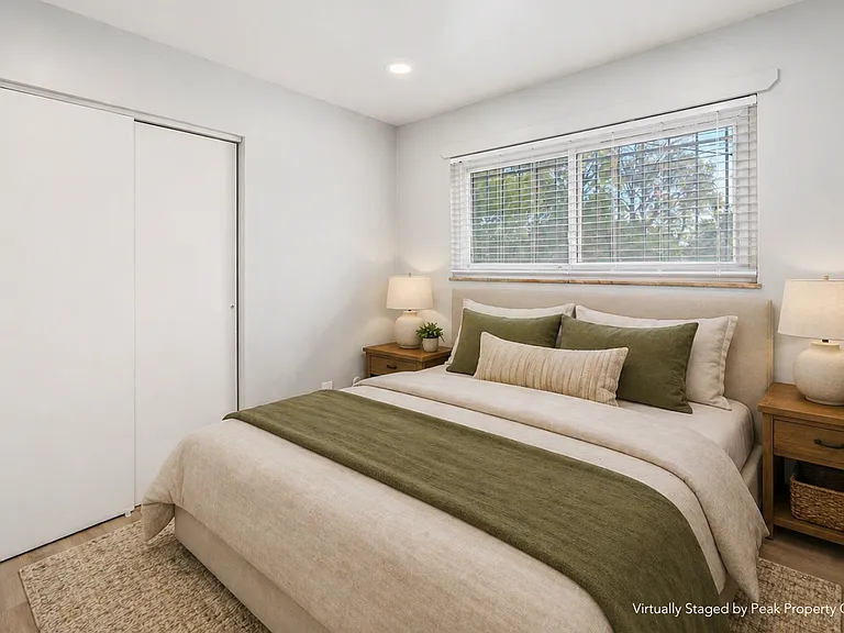 The Chambers Apartments — Photo 25