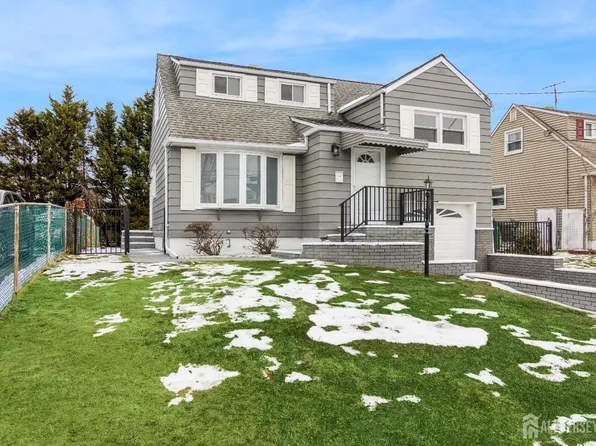 22 Carter Pl, Parlin, NJ 08859