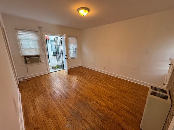 4th image of 807 N Fuller Ave #2/5