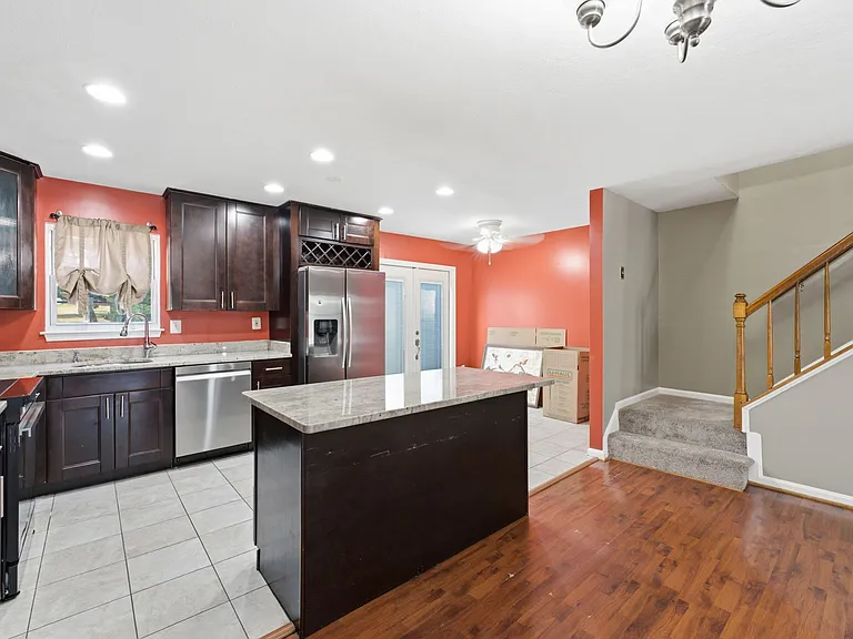 10703 Campus Way S — Photo 8