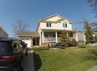 1281 Jonathan Ln, Wantagh, NY 11793