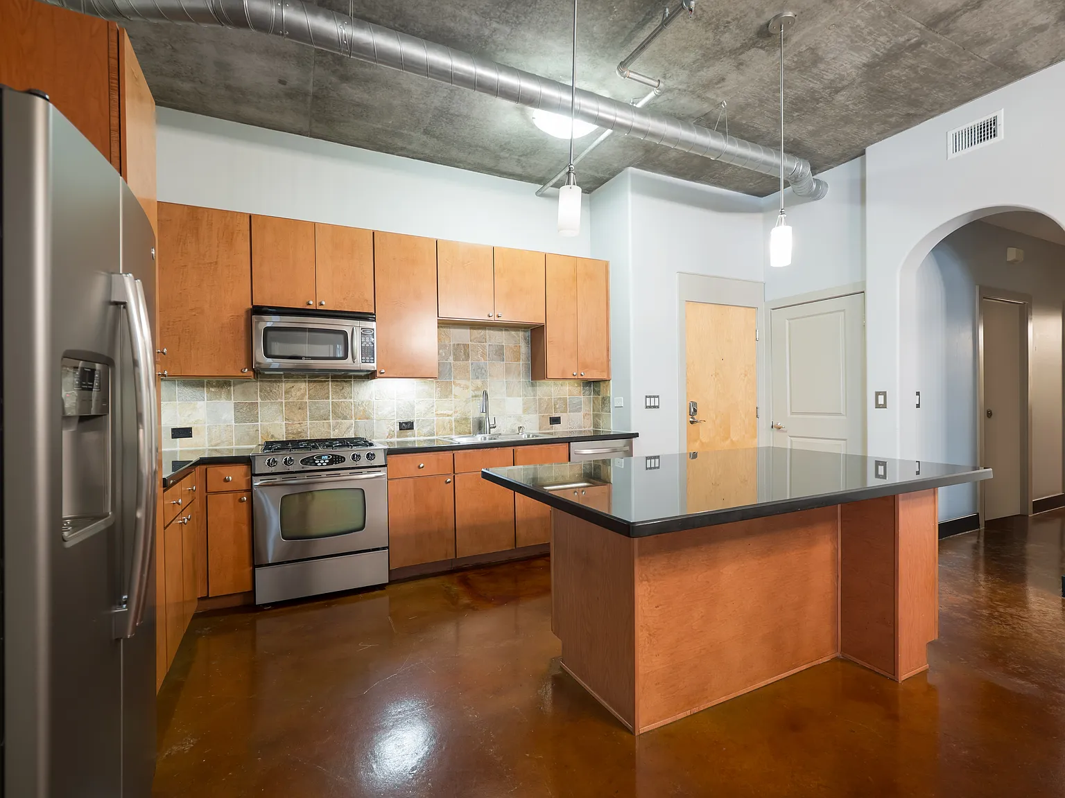 1 bed, 1283 sqft, $4,100 — Photo 2