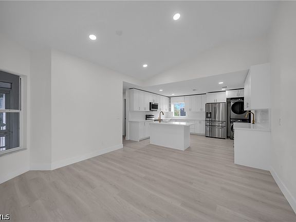 3rd image of 14441 Pine Lily Dr