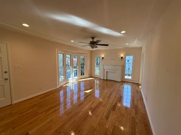 9205 Whitworth Dr #9205, Beverly Hills, CA 90212