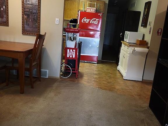 2nd image of 941 Village Cir APT A
