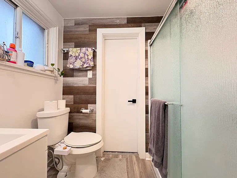 5737 Hobart St #4 — Photo 27