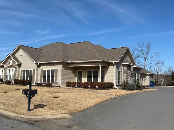 318 Mountain Terrace Cir, Maumelle, AR 72113