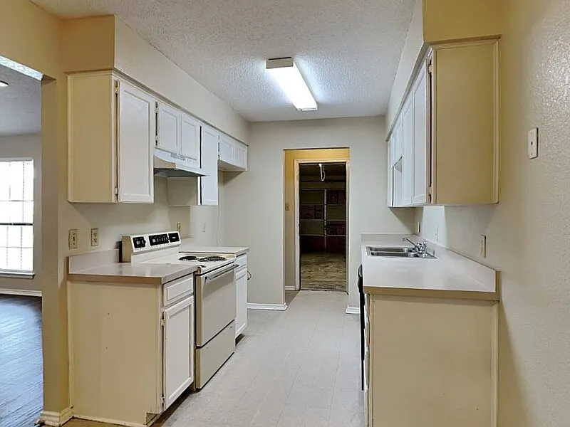 2 bed, 1.5 bath, 1012 sqft, $1,475 — Photo 4