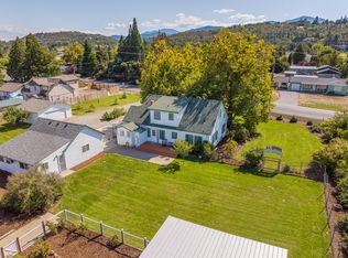2002 S Stage Rd, Medford, OR 97501