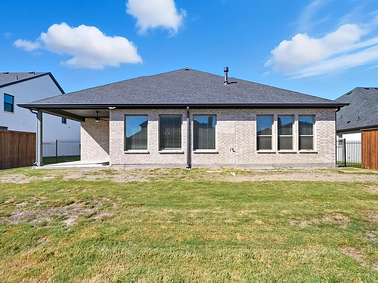 513 Fieldstone Ln — Photo 18