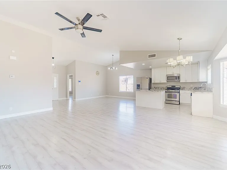 8517 Soneto Ln — Photo 2