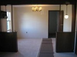 56 Iroquois Rd, Levittown, PA 19057