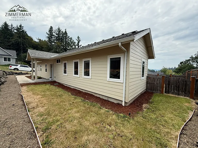 367 E 4th St — Photo 24
