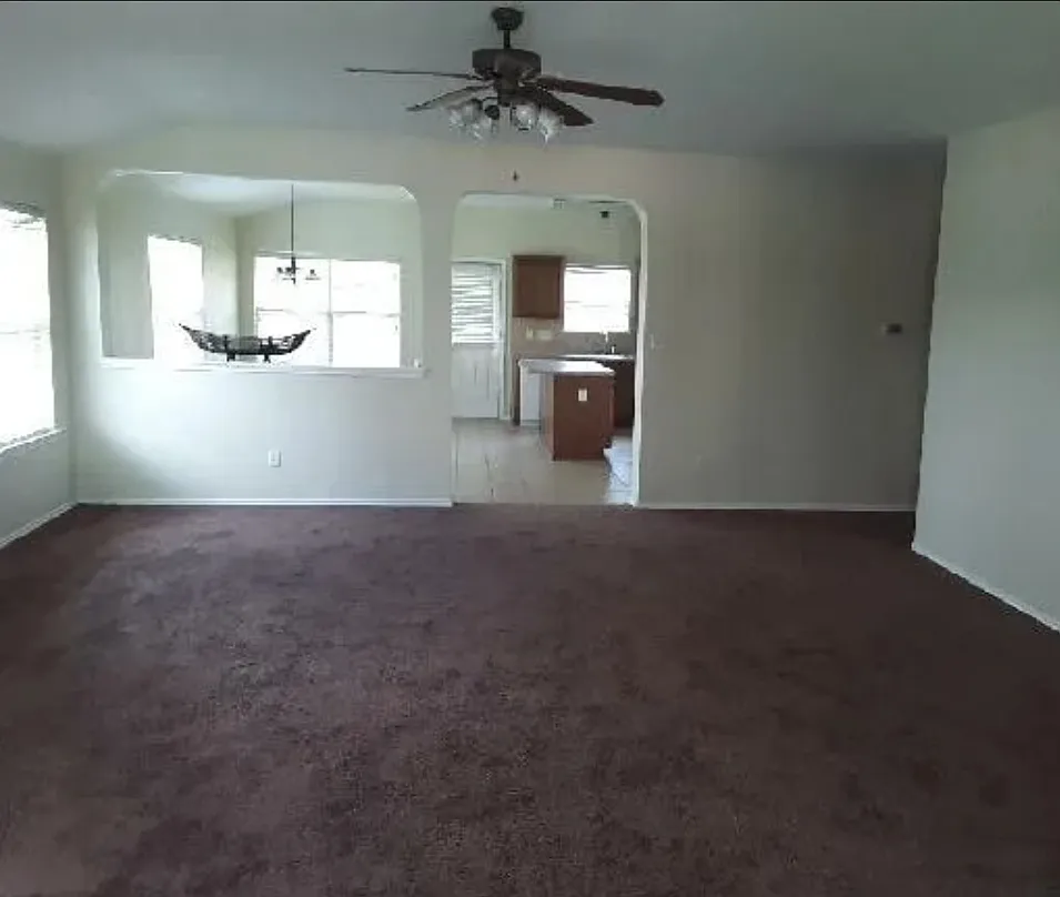 3 bed, 2017 sqft, $1,600 — Photo 4