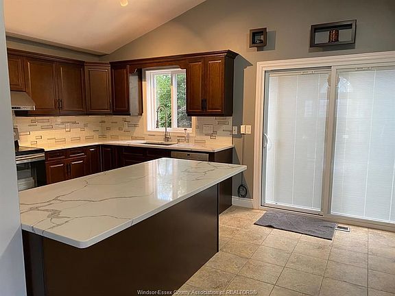 5th image of 2665 Preston Ct
