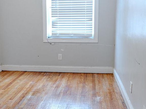 2nd image of 3913 Brehms Ln