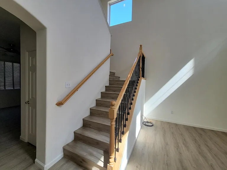 415 Zinnia Ct — Photo 20