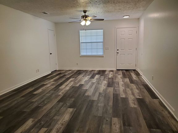 4th image of 3923 W 22nd St #B